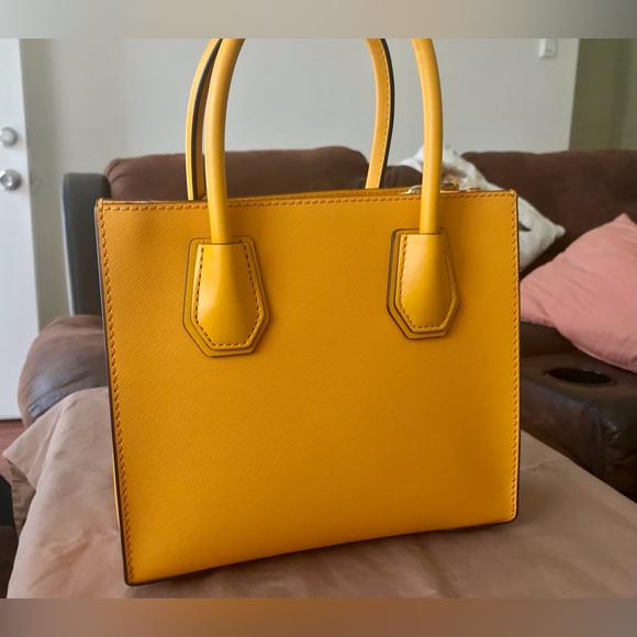 MICHAEL KORS Mercer Kors Studio Messenger bag - Picture 8 of 9